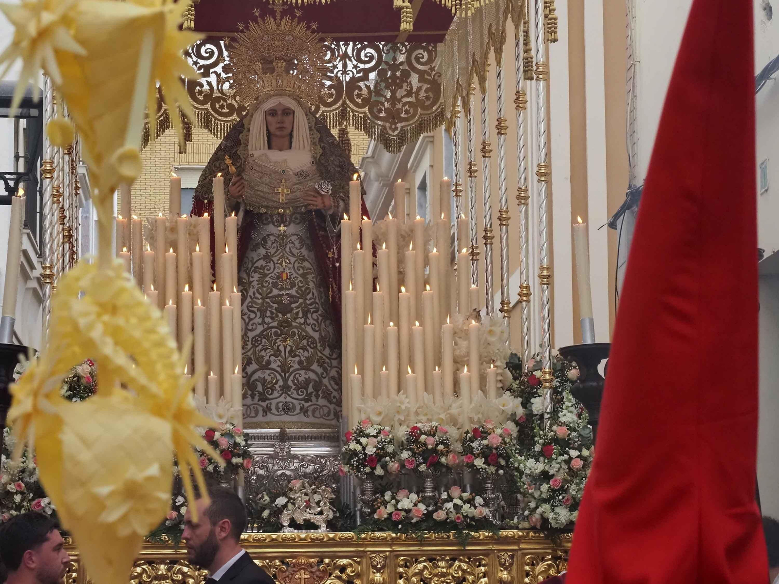 Las mejores imágenes de 'La Mulita' en Isla Cristina, única procesión en la tarde del Domingo de Ramos en la costa onubense