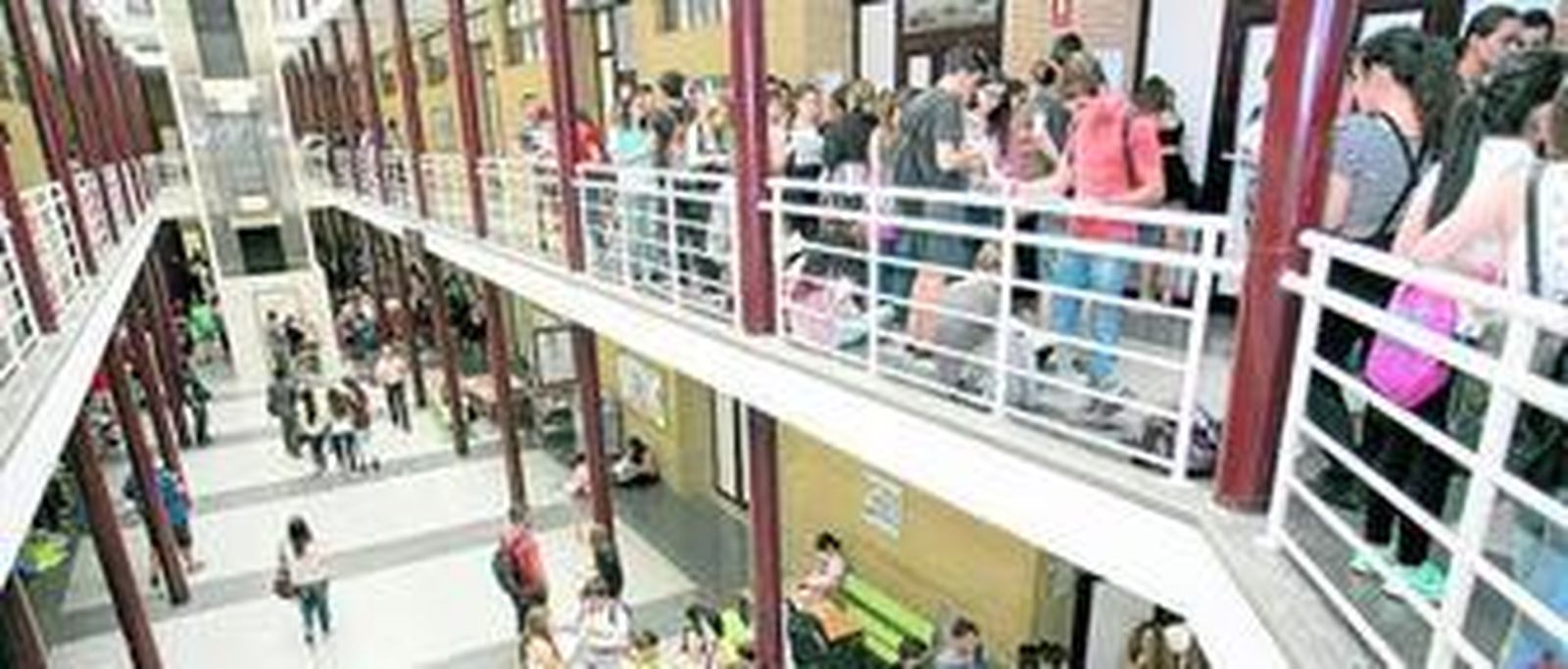 Los nuevos alumnos de la UAL podrán acceder a nuevas carreras este año.