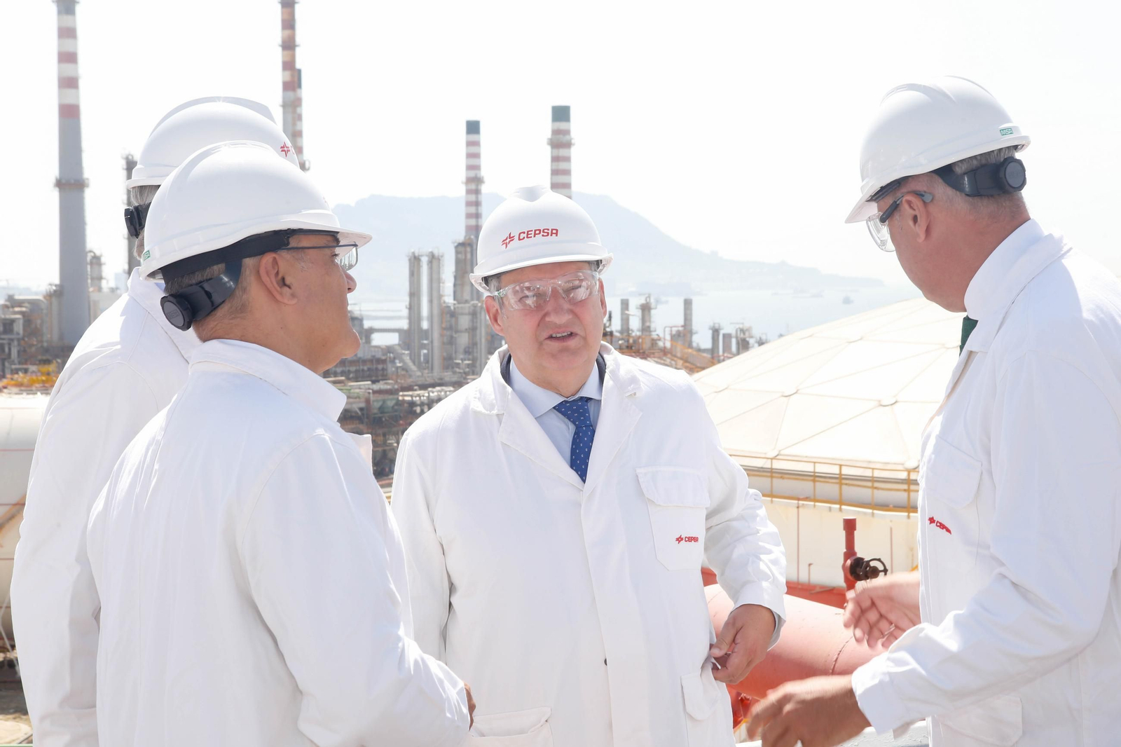Visita del ministro de Industria al parque de Cepsa en San Roque para conocer sus proyectos de hidrógeno verde Visita del ministro de Industria al parque de Cepsa en San Roque para conocer sus proyectos de hidrógeno verde