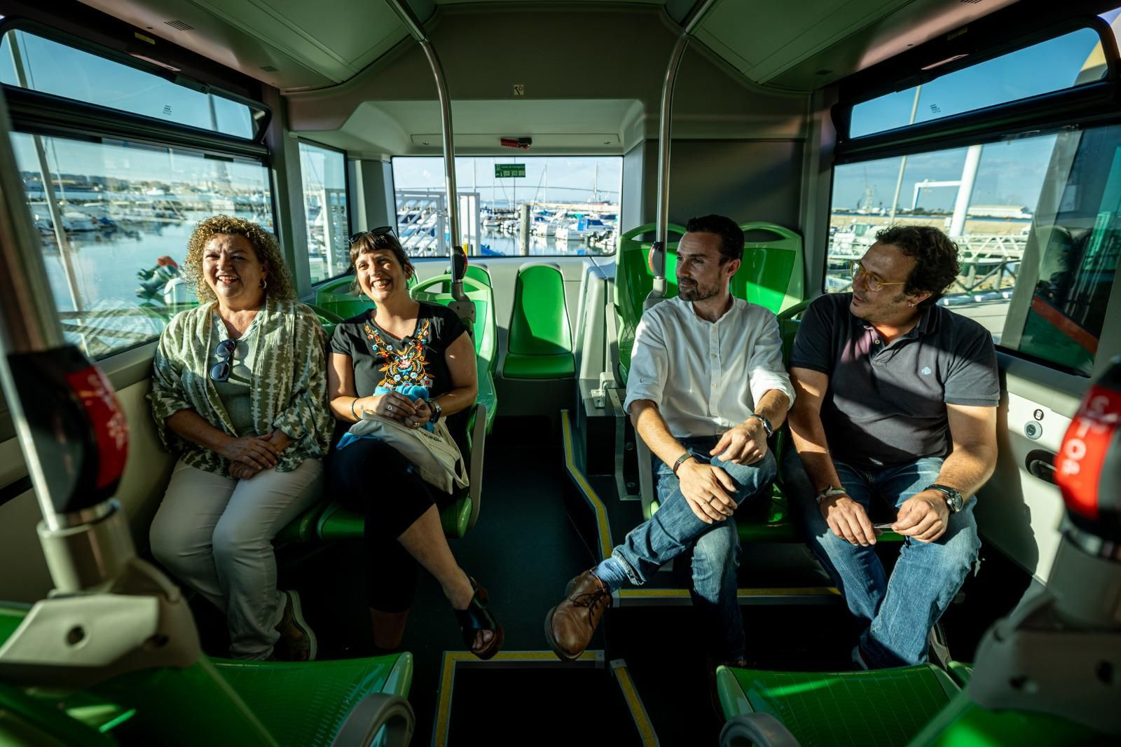 Presentación de los nuevos autobuses urbanos híbridos para Cádiz