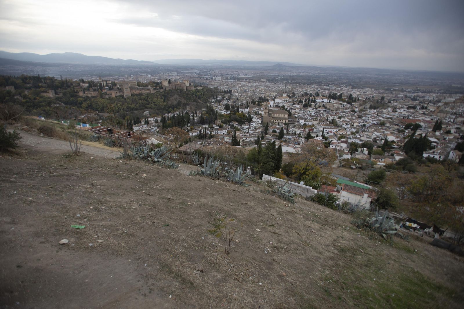 Fotos de San Miguel Alto, el barrio de Granada que pende de un hilo