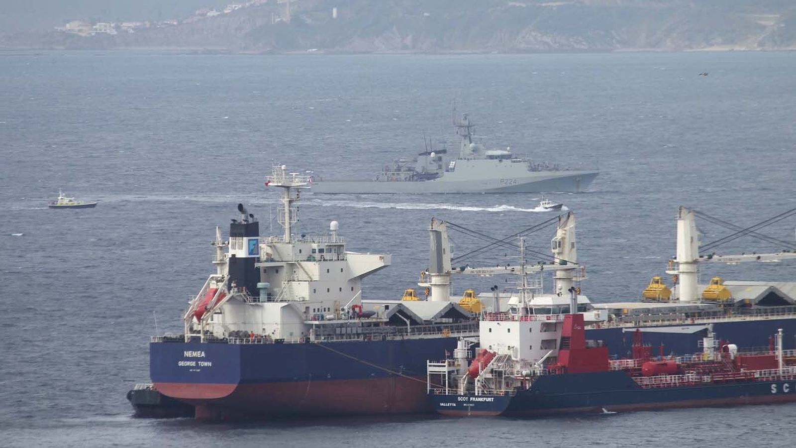 Las fotos del buque de guerra de la Royal Navy "HMS Trent" llegando a Gibraltar