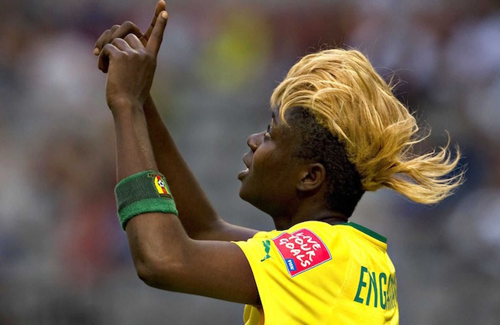 Gaëlle Deborah Enganamouit, en un partido con Camerún.