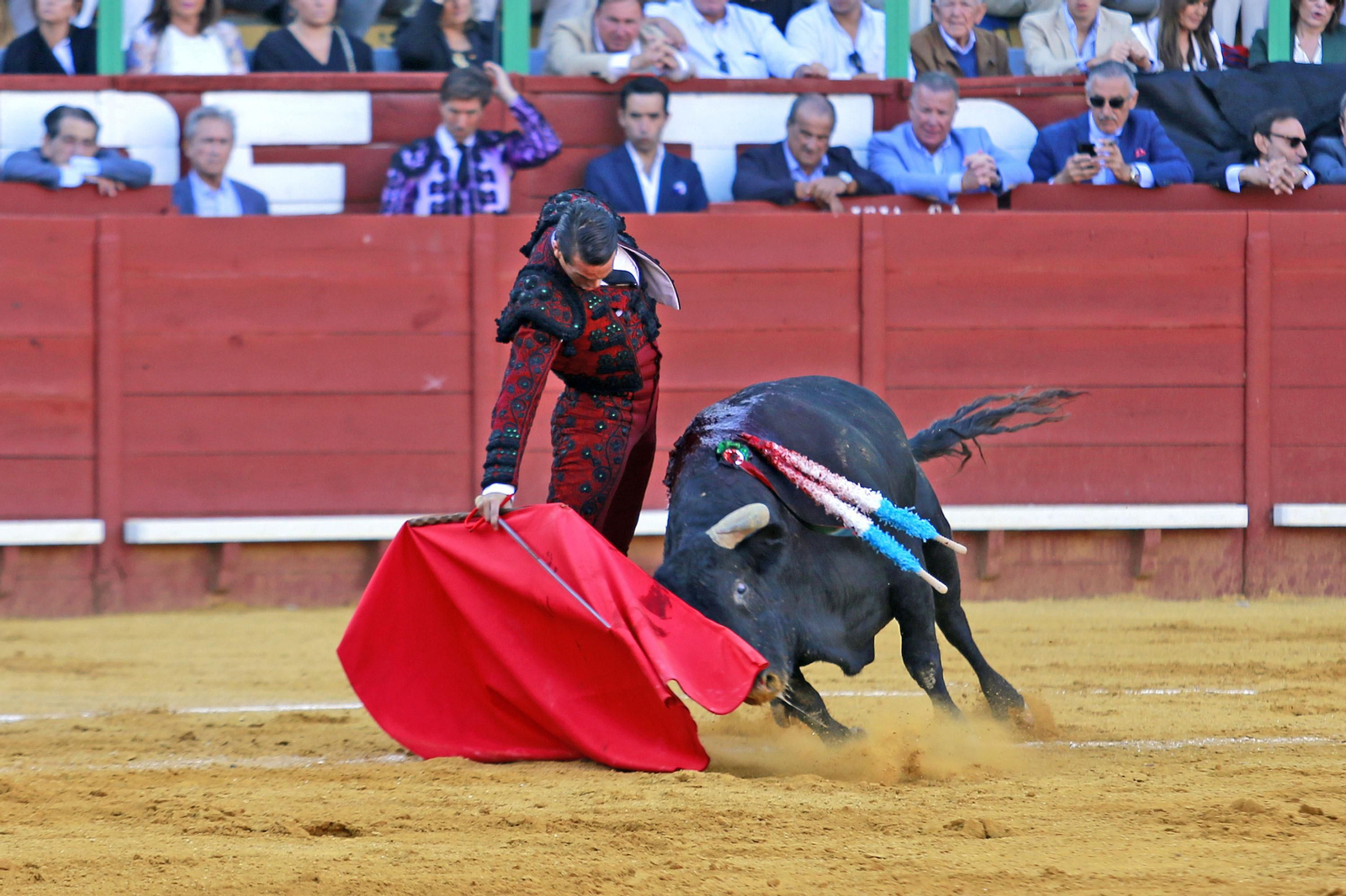 Imágenes de la faena de "El Fandi", Manzanares y Roca Rey en el coso jerezano