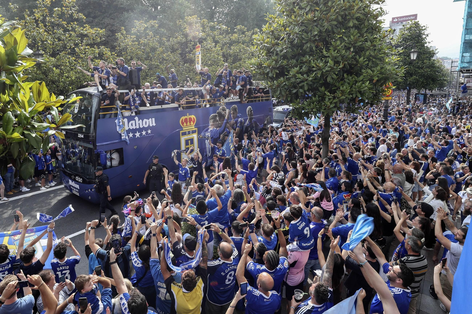 Las fotos del ascenso del Oviedo ante el Mirandés