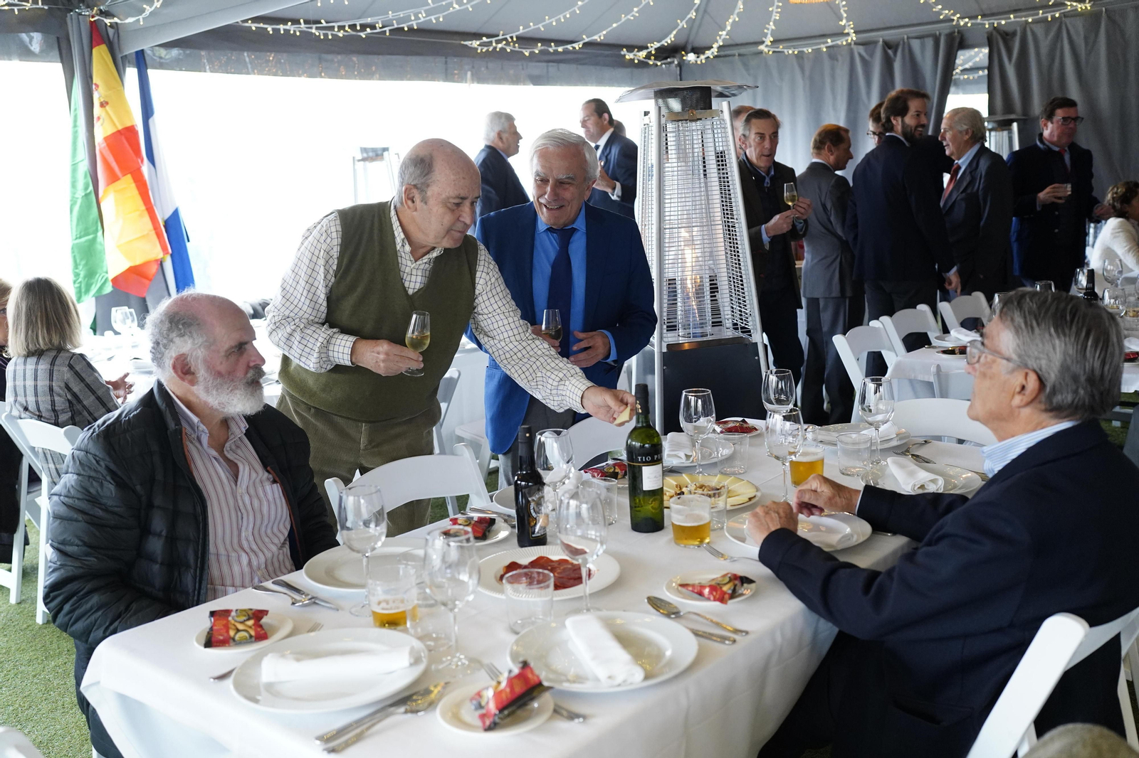 Homenaje a Luis Isasi en la berza navideña de los Jerezanos de la Diáspora Homenaje a Luis Isasi en la berza navideña de los Jerezanos de la Diáspora
