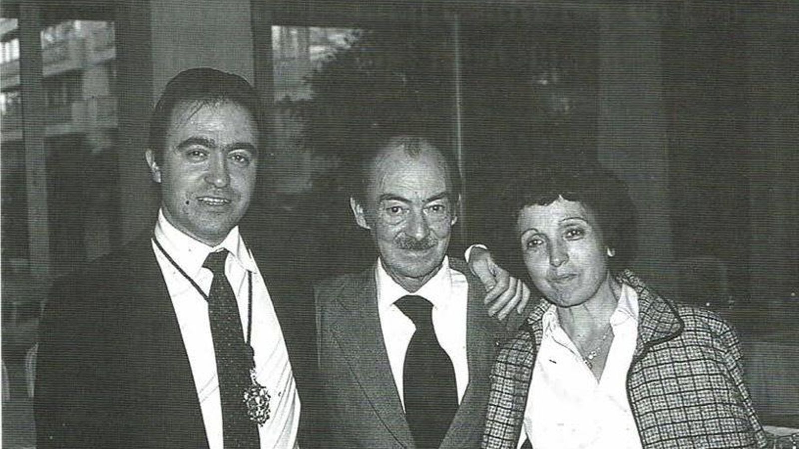 José Luis López, a la izquierda, junto a Luis Ortega Bru y su esposa Carmen León