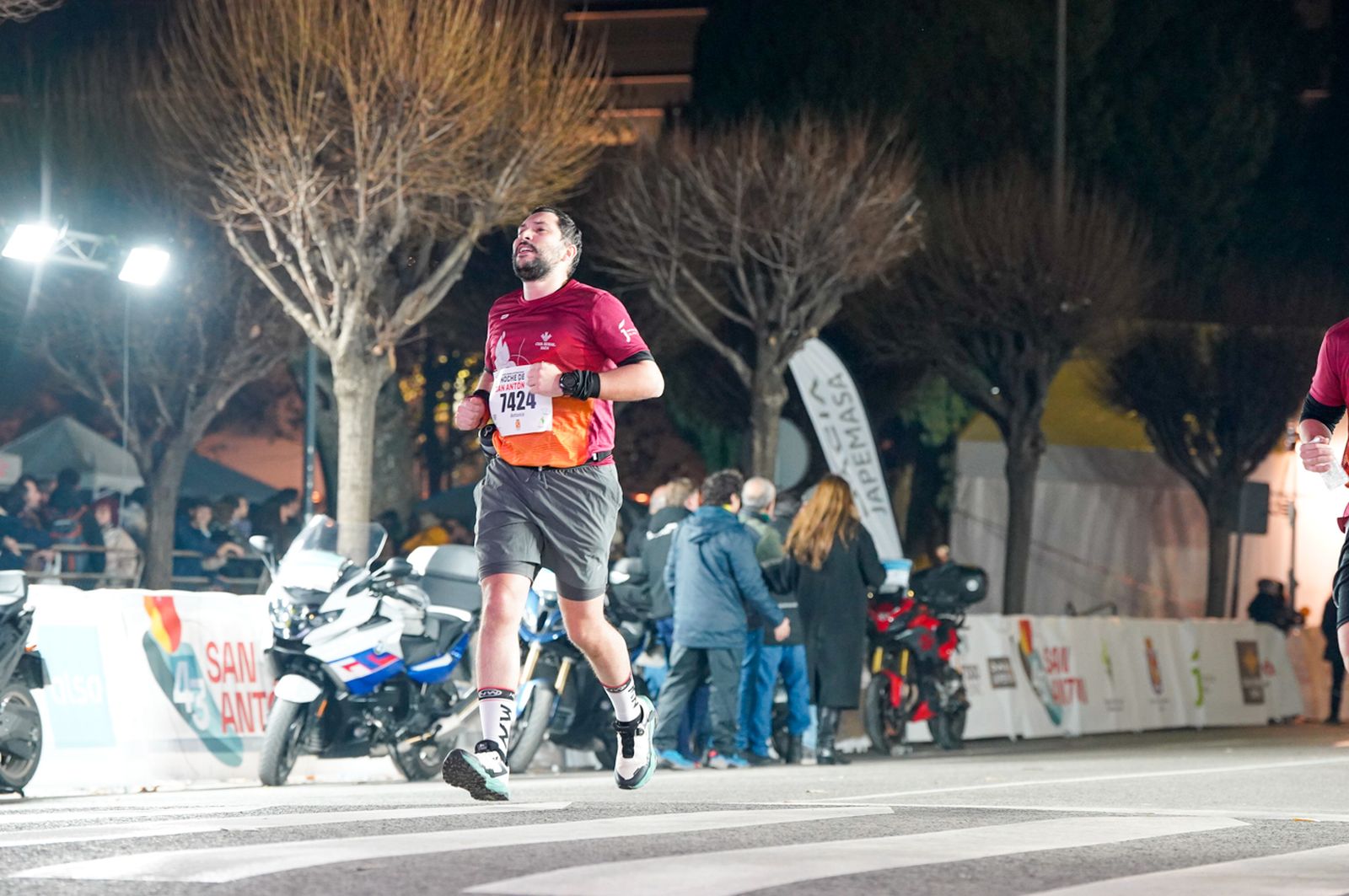 En imágenes: búscate en tu llegada a meta de la Carrera de San Antón 2026 (4)