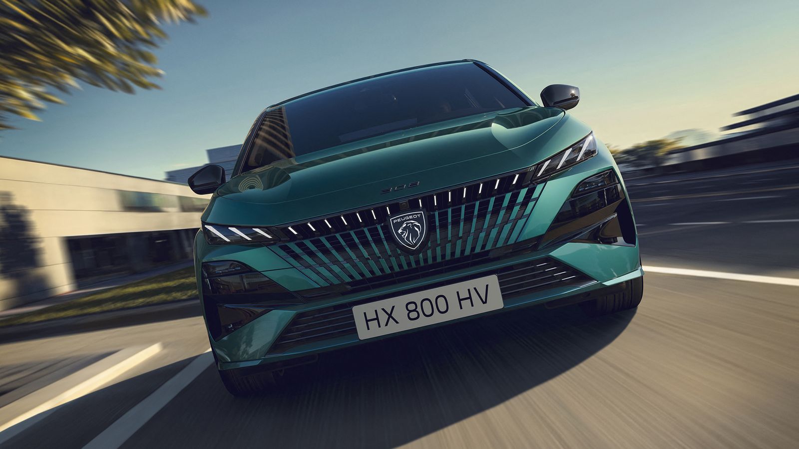 El mayor retroceso de ventas entre los turismos de Peugeot lo protagonizó el 308, que ahora estrena actualización. Fue, con 3.754 unidades, el cuarto modelo más vendido de la marca pero con sus ventas cayendo un 43,7 por ciento.