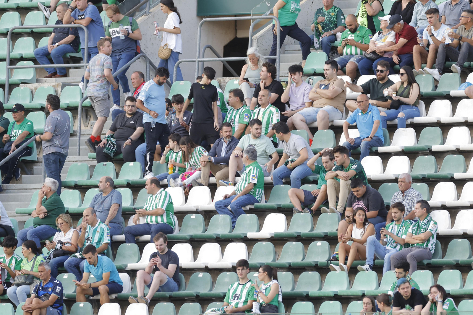 Búscate en las fotos del Betis-Rayo