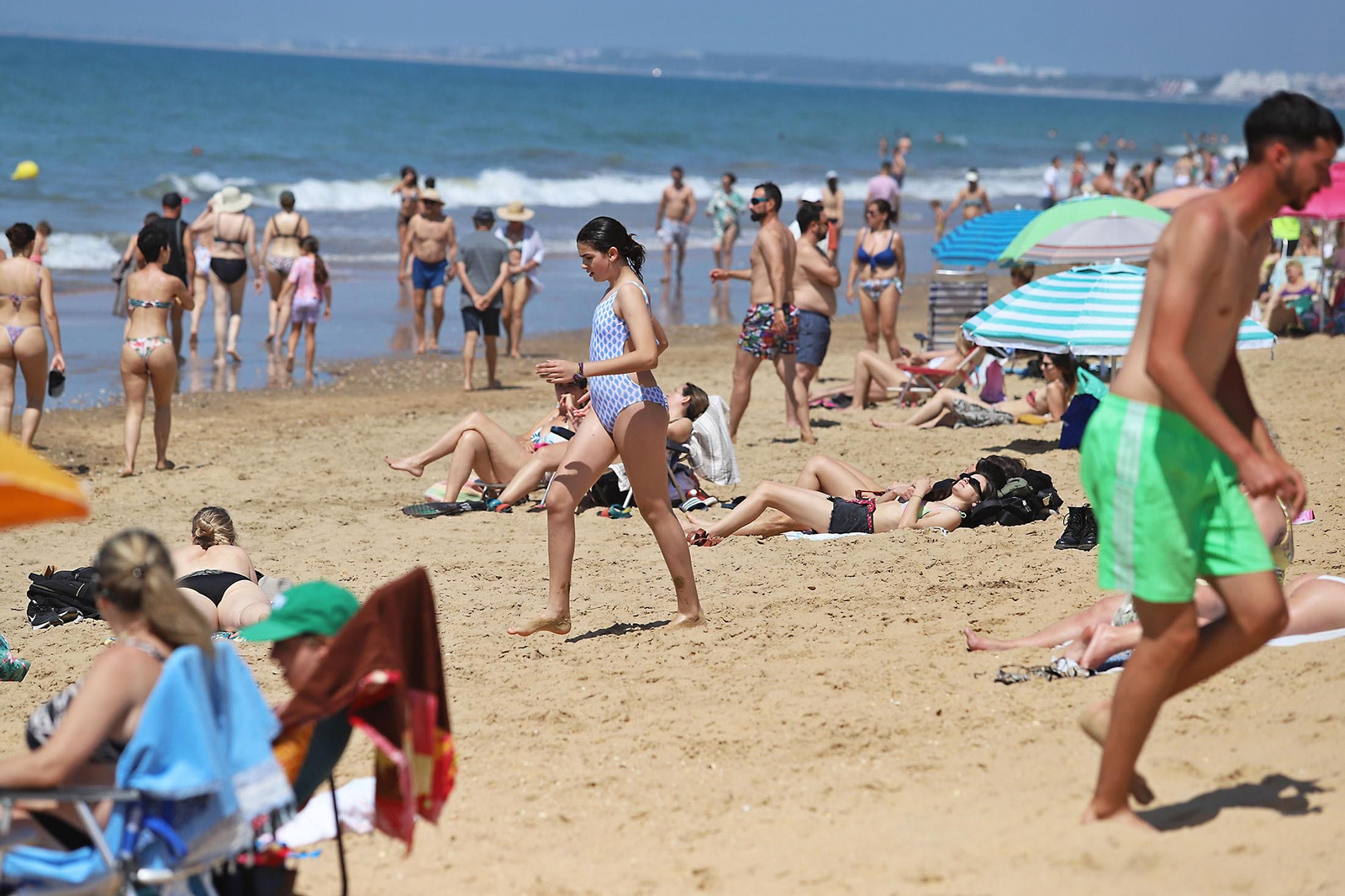 Las playas de Huelva se llenan en el 1 de mayo