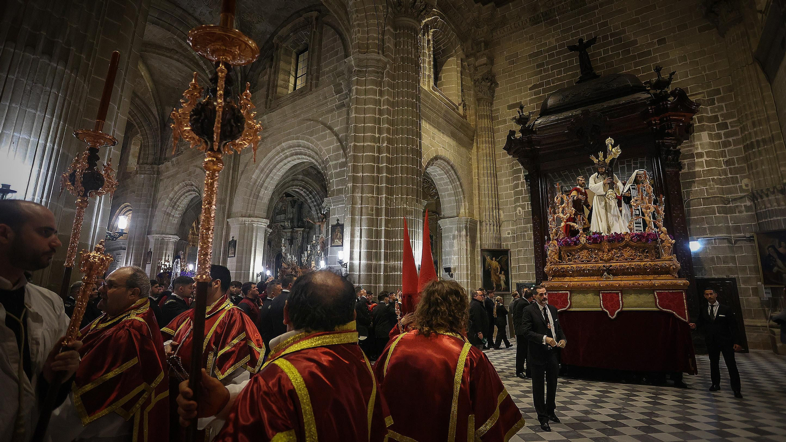 Bondad, Salvación y Clemencia se refugian en la Catedral y La Salud en San Francisco