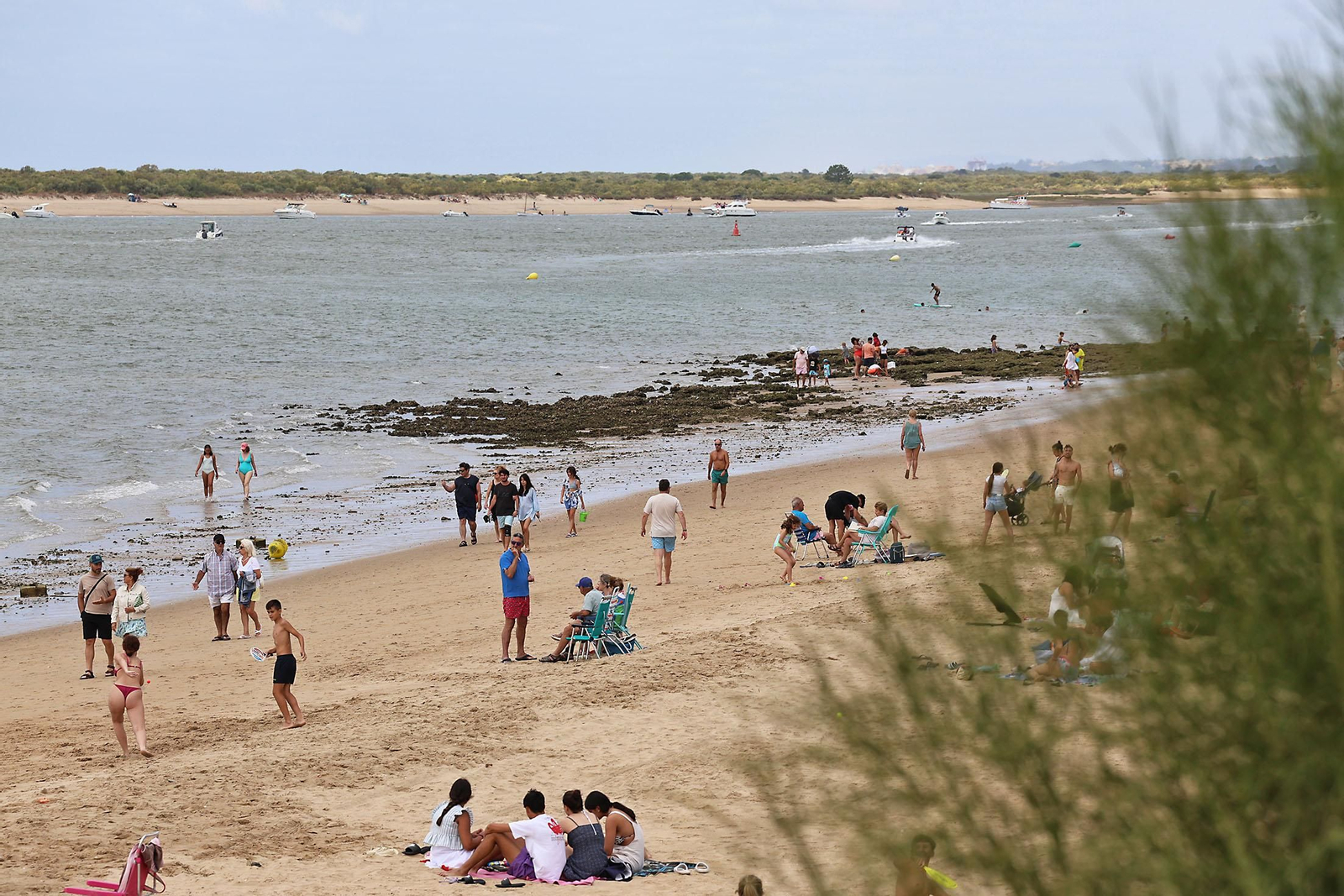Mañanas nubladas de paseos por las playas de Huelva