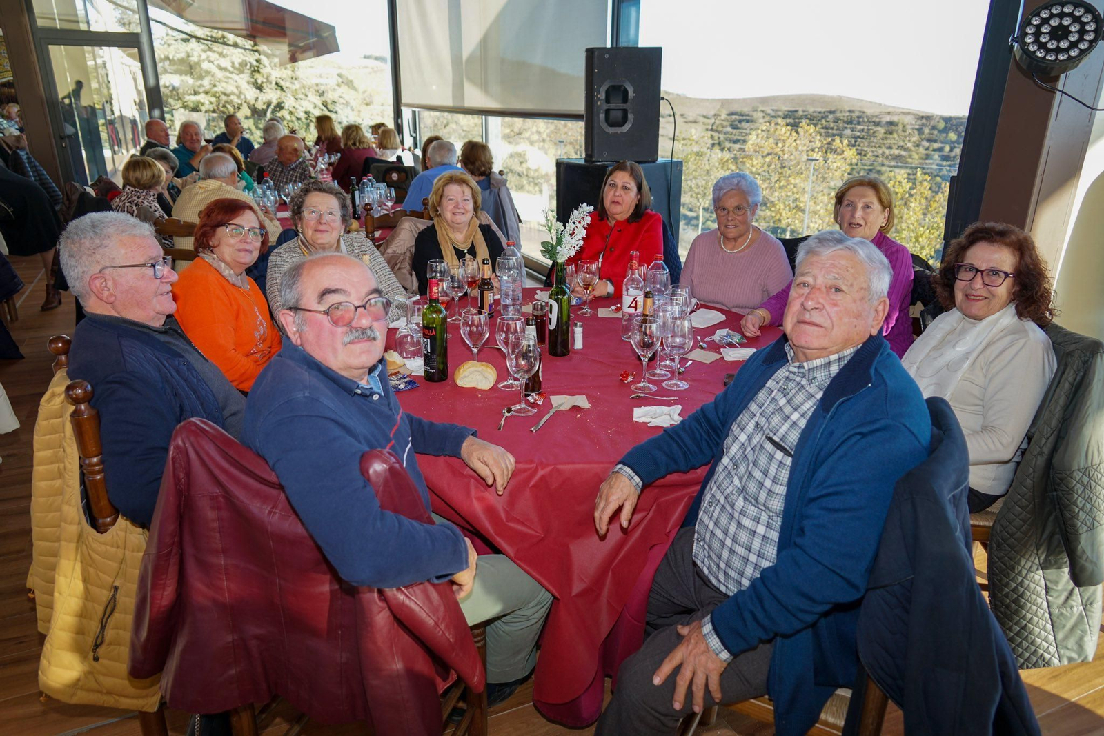 300 mayores de Vícar celebran las fiestas por todo lo alto en la Bodega Cuatro Vientos de Murta