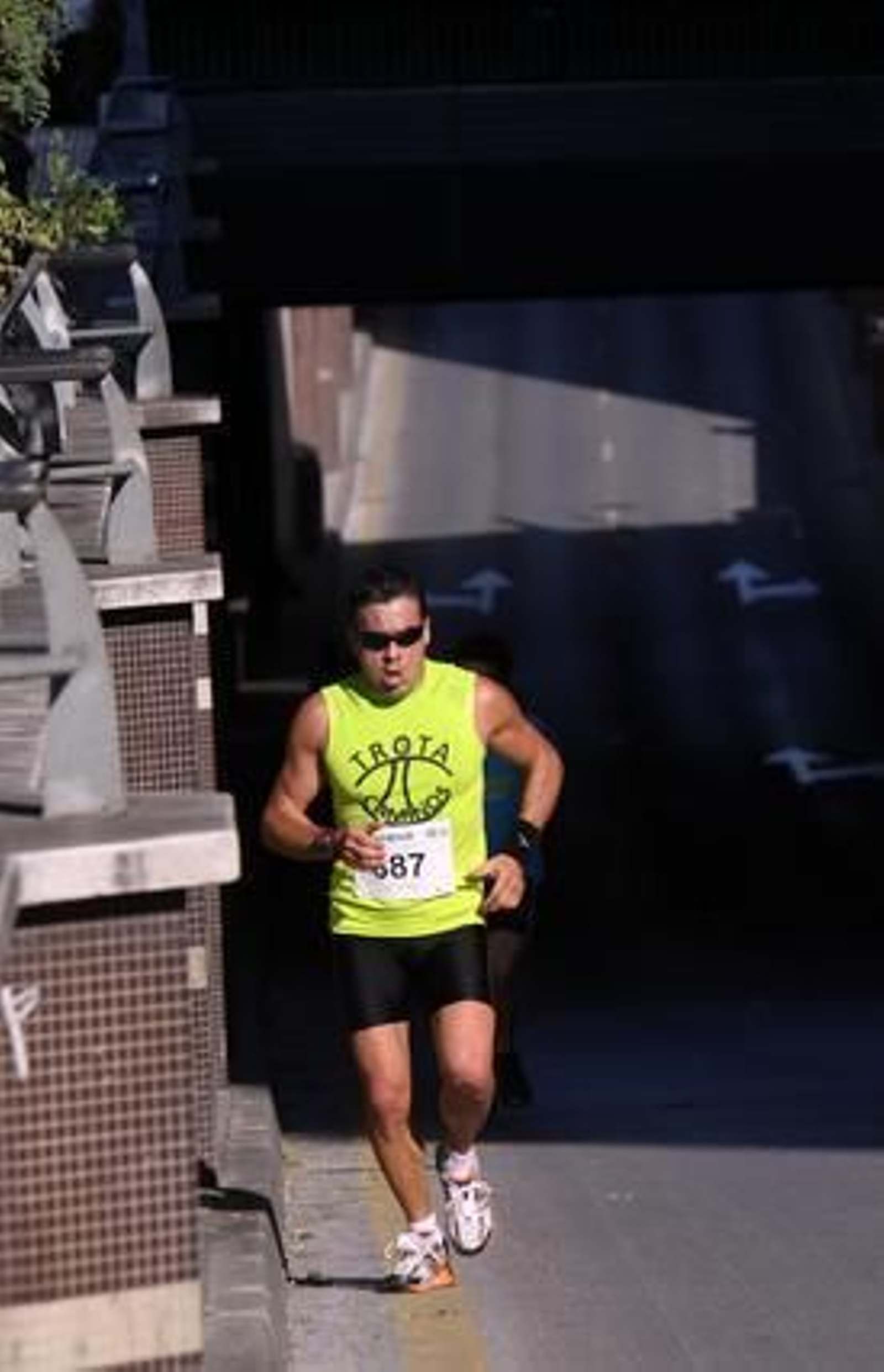 El buen tiempo ha acompañado a los 722 atletas inscritos en la prueba, aunque el fuerte viento de poniente ha dificultado el recorrido de vuelta y ha impedido que se registraran mejores marcas. 

Foto: Migue Fernandez