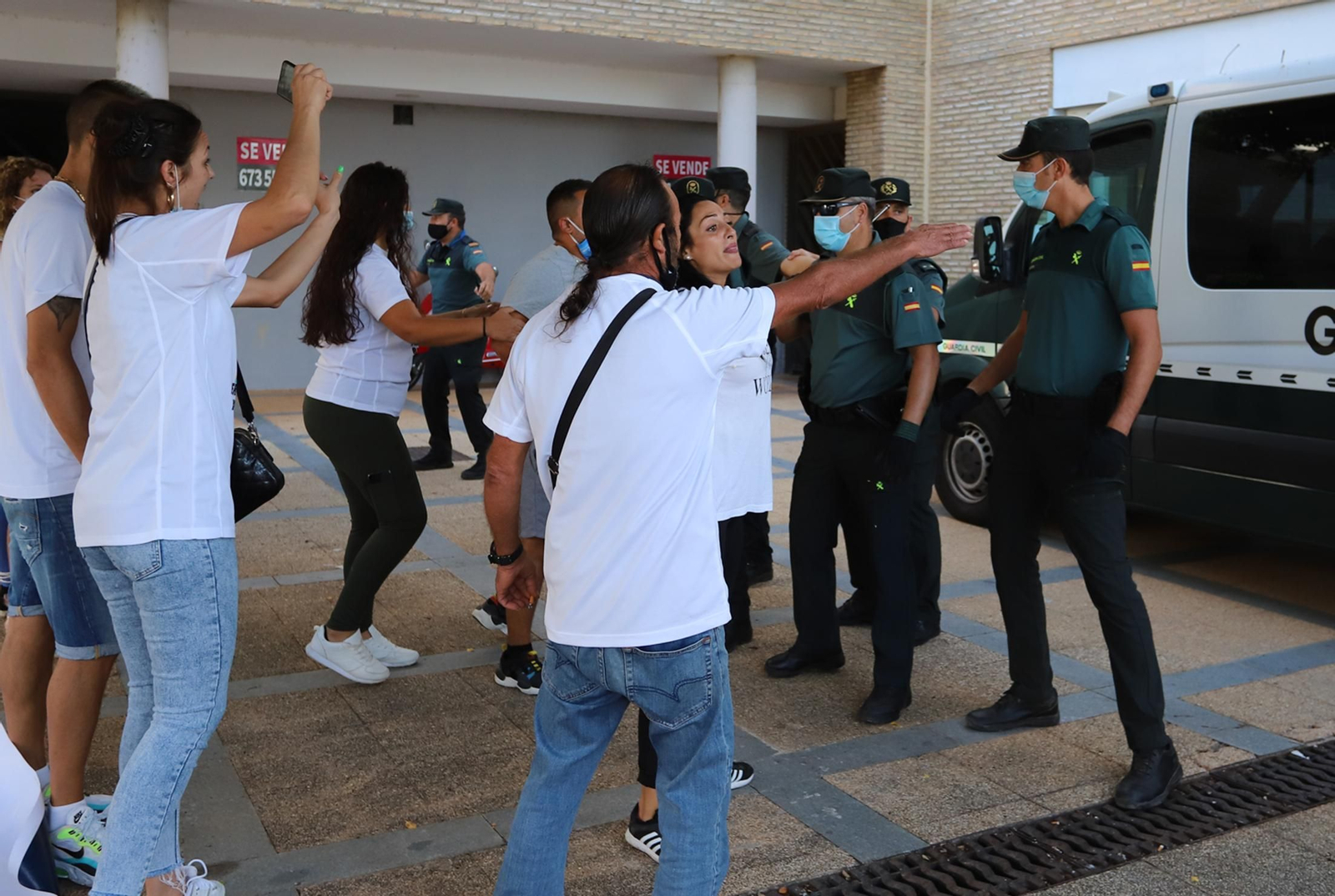 Imágenes de la llegada al juzgado de Ayamonte de uno de los principales imputados del crimen de Cartaya