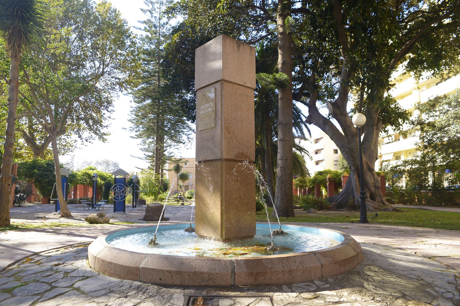 Fotos de los jardines Saccone en La Línea