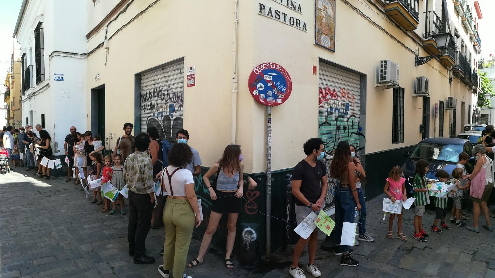 Más vistas de la cadena humana en Divina Pastora.