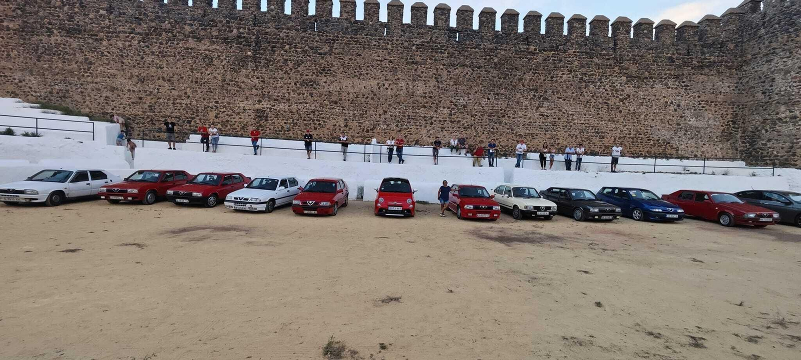 La plaza de toros más curiosa de España se encuentra junto al bello castillo de este pueblo de Huelva