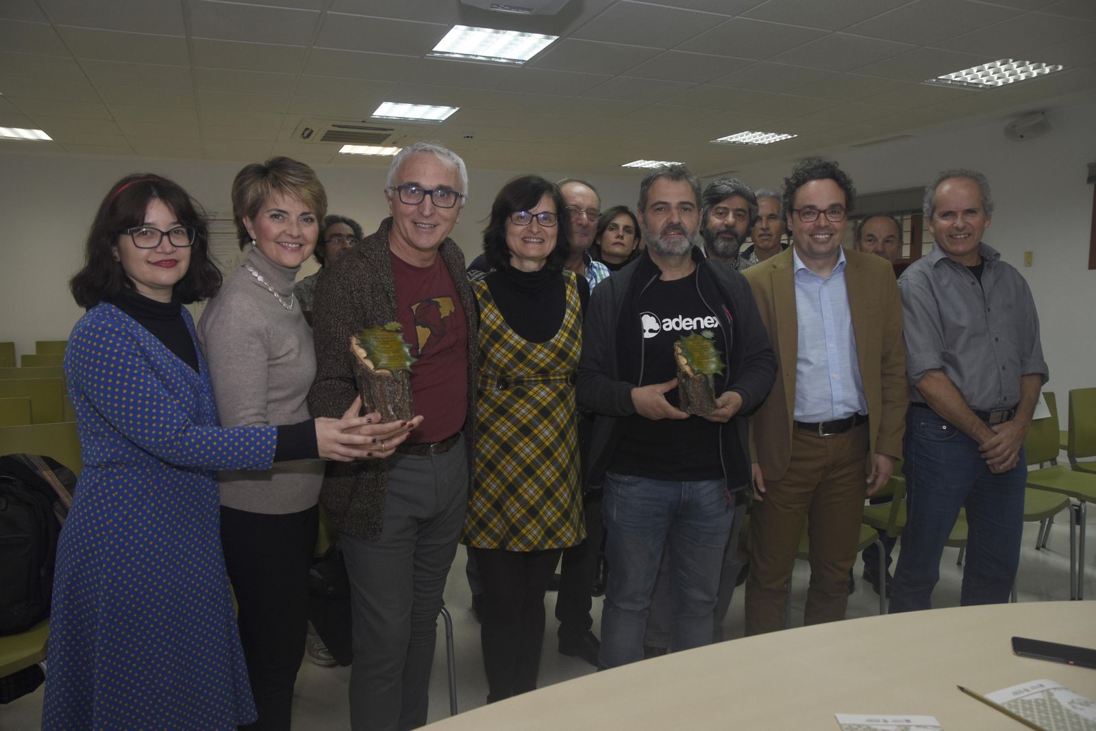 Foto de familia de los premiados en la XXII edición del Chico Mendes.