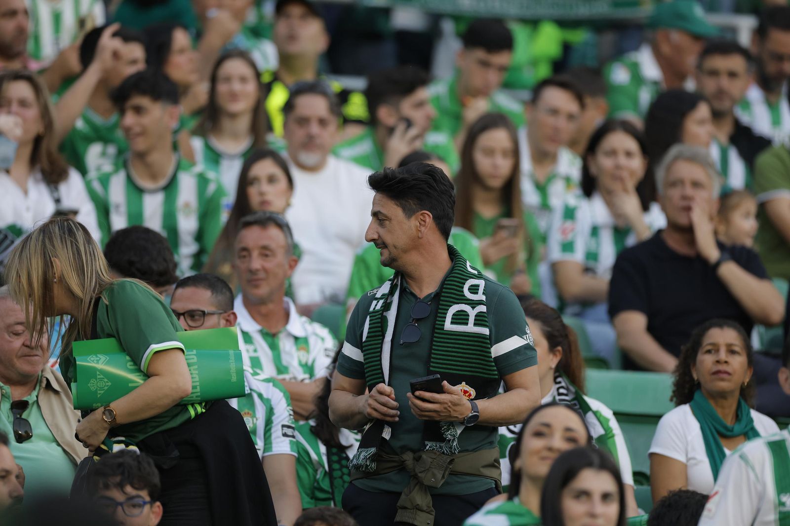 Búscate en las fotos del Betis - Fiorentina
