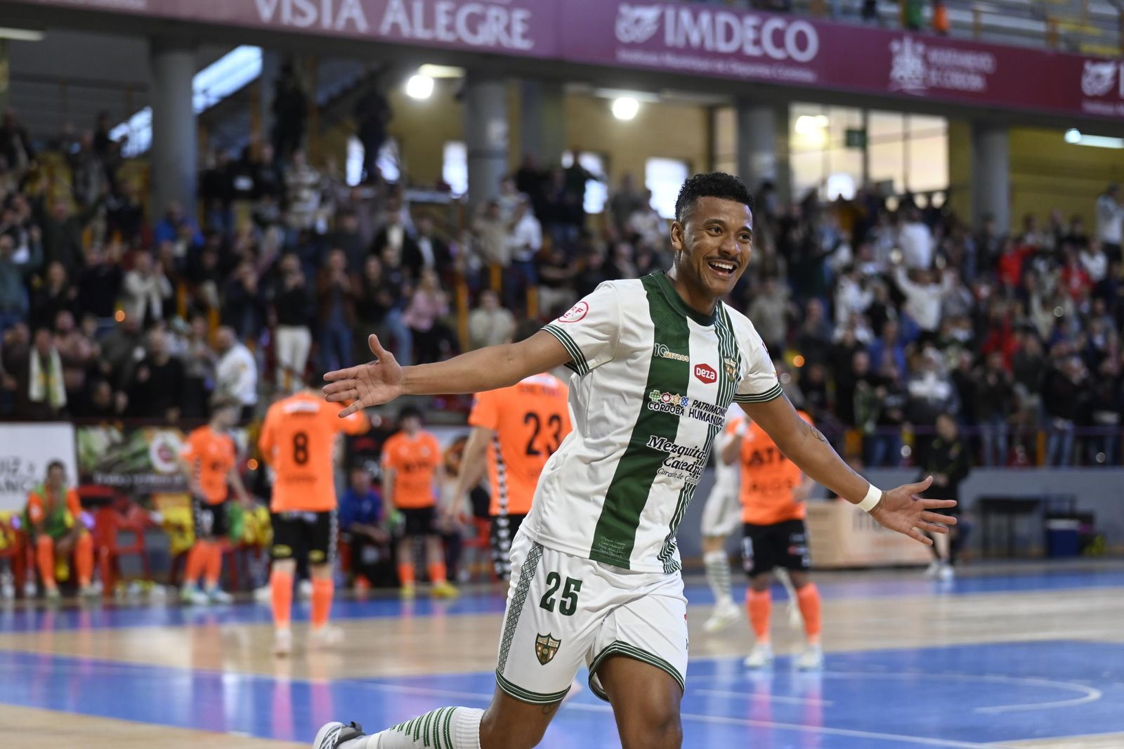 Las mejores fotos del ambiente en Vista Alegre para el Córdoba Futsal - Ribera Navarra