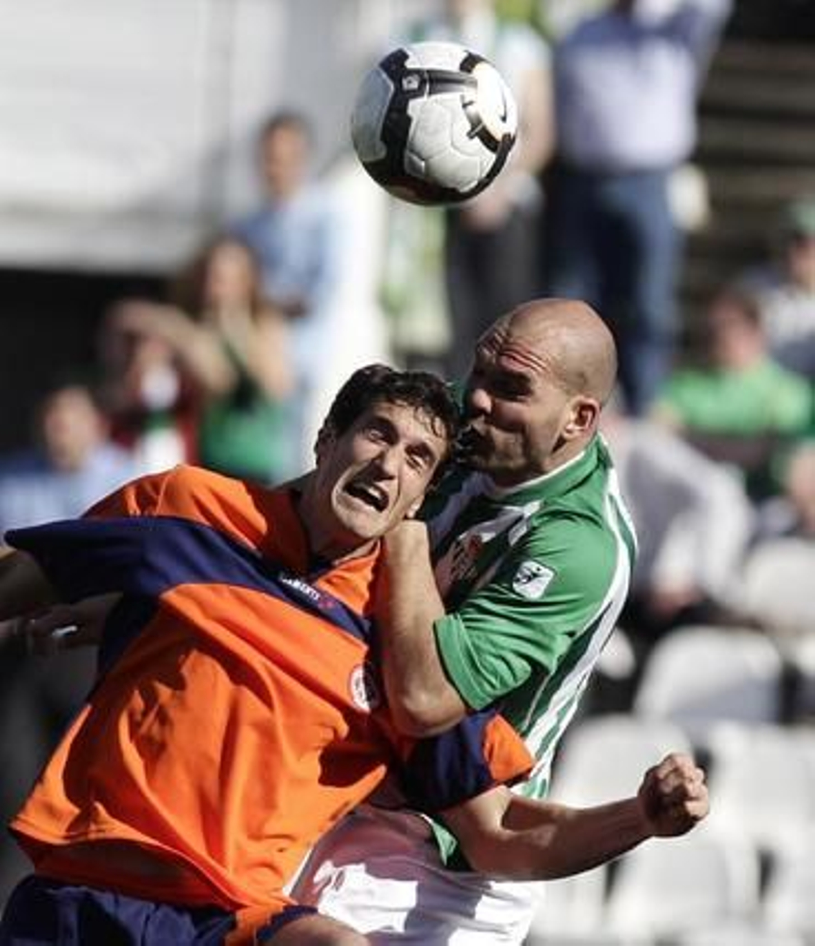 El Betis pierde en el Ruiz de Lopera ante el Girona. / Antonio Pizarro