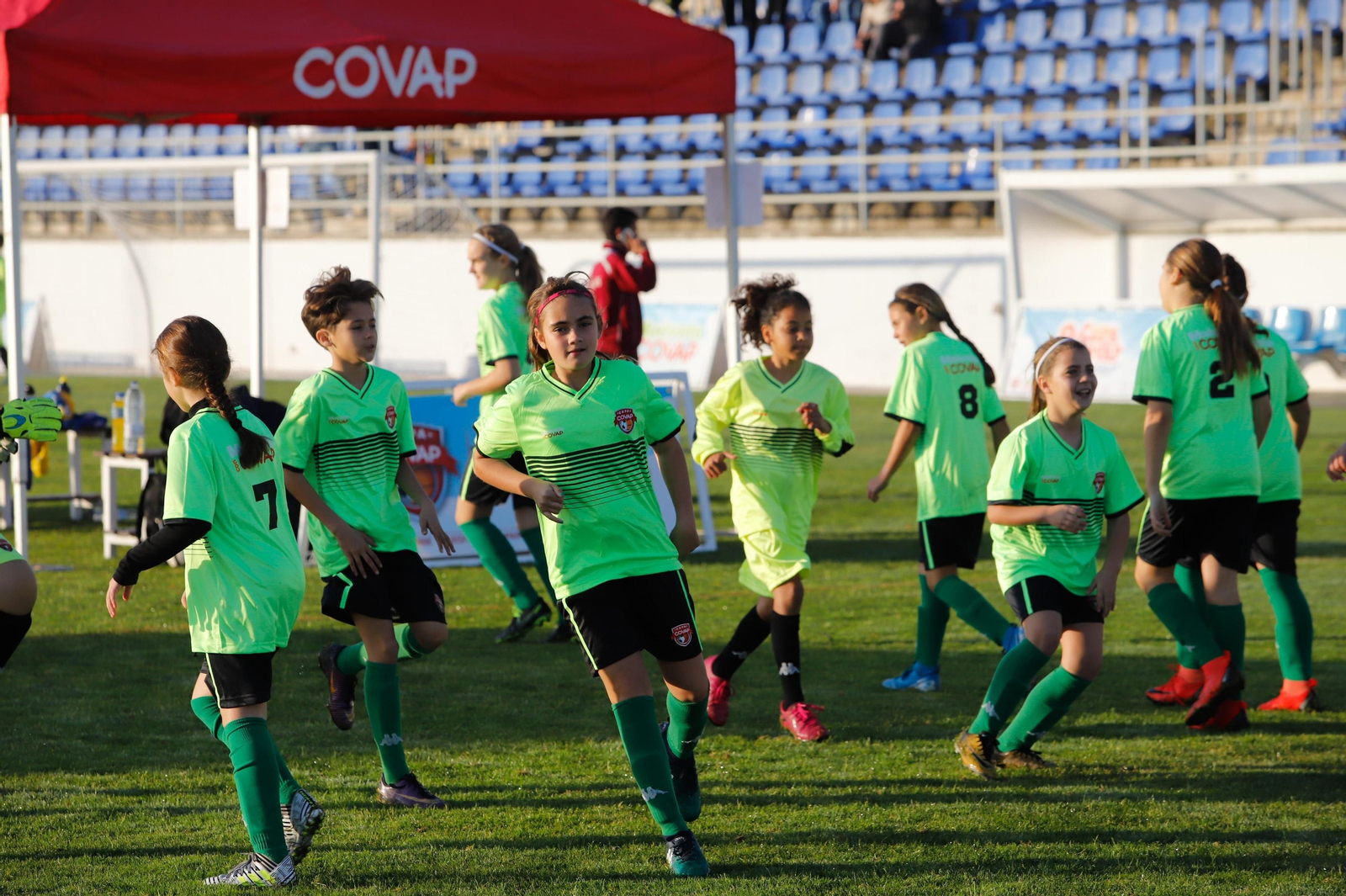 Participantes en los juegos de la Copa Covap.