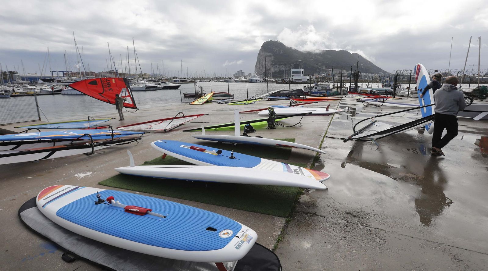 Las fotos de la primera jornada de la Copa de Andalucía de la clase windsurfer en La Línea
