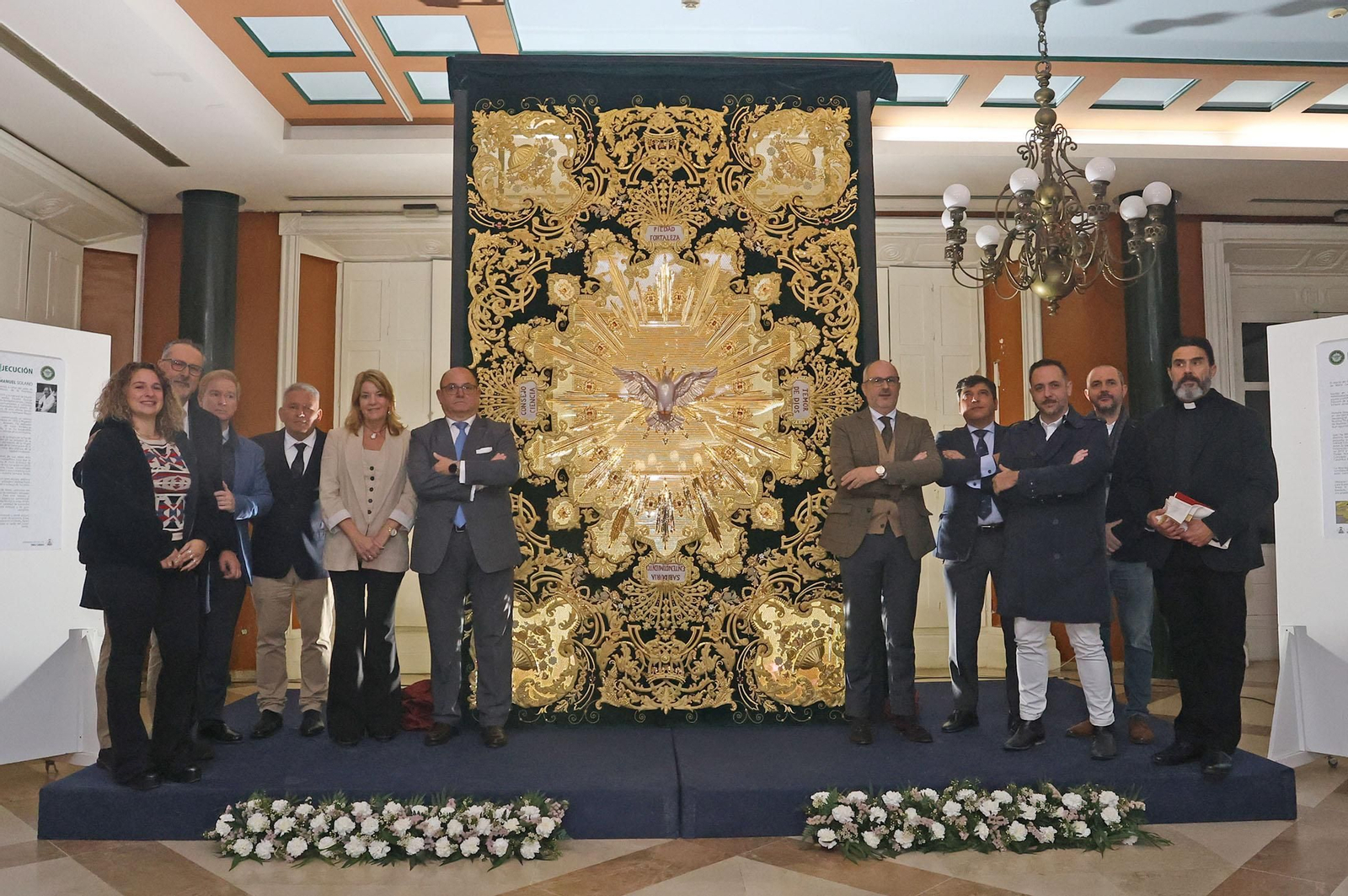 Imágenes de la presentación del techo de palio de la Virgen del Amor de las Tres Caídas