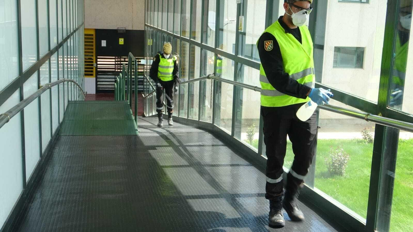 La desinfección de la UME en la cárcel: todas las imágenes