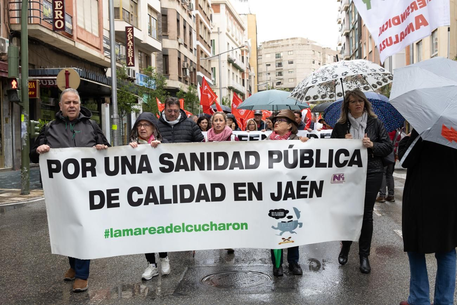 Unas 200 personas han participado en la manifestación por el Día del Trabajo.