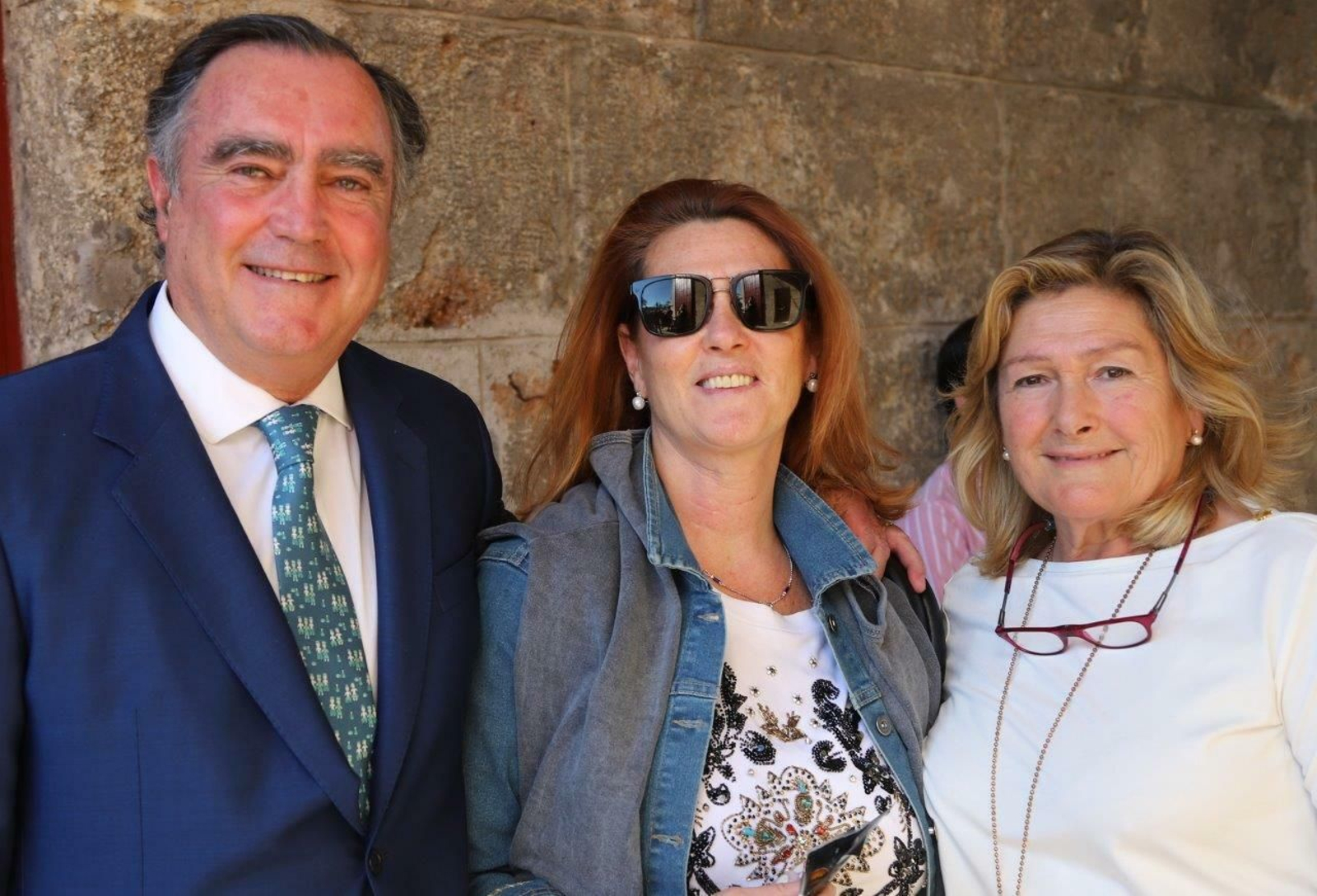 José Ramón Estévez, Marisa C. Azcárate y Mary Paz Astorga