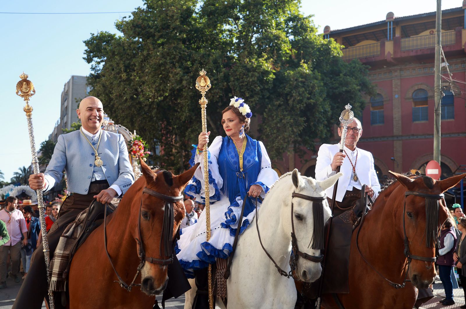 Las mejores imágenes de los peregrinos en la salida de Emigrantes