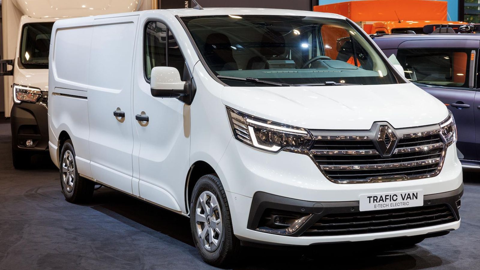 Con el Trafic Furgón E-Tech, todos los industriales de Renault tienen una versión eléctrica en su gama.