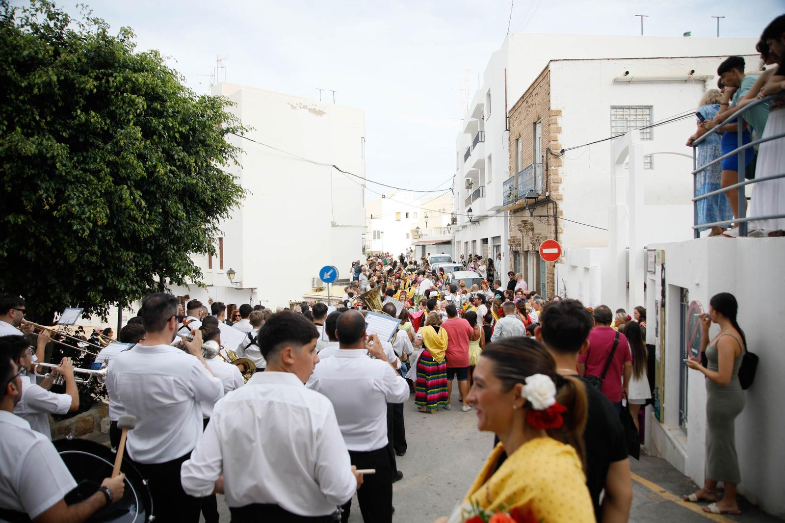 La Subida del Agua de las fiestas de Mojácar, en imágenes