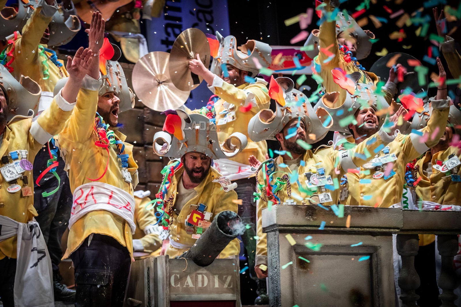 El coro de Julio Pardo 'El batallita' abrió la sesión