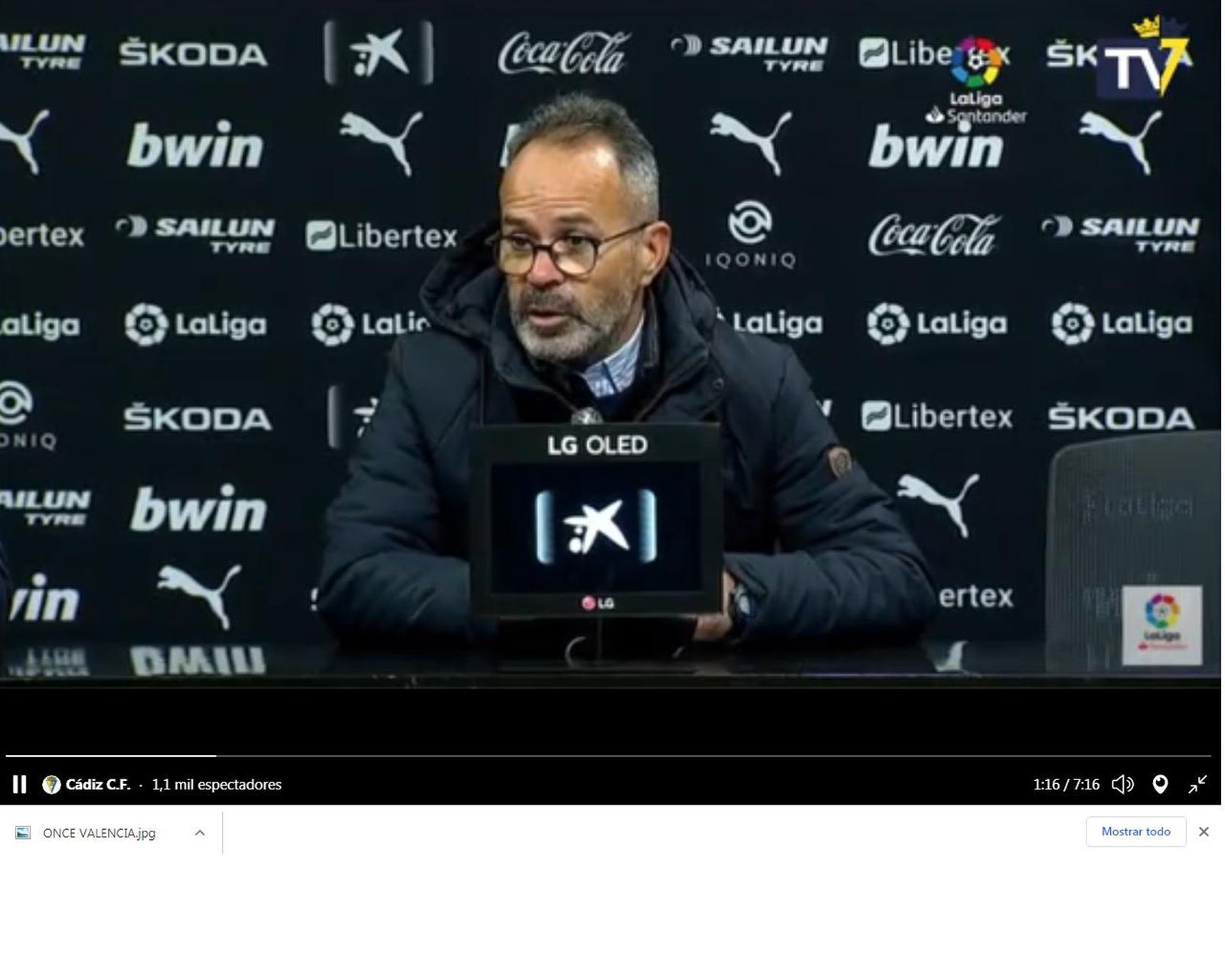 Álvaro Cervera, durante la rueda de prensa en Mestalla.