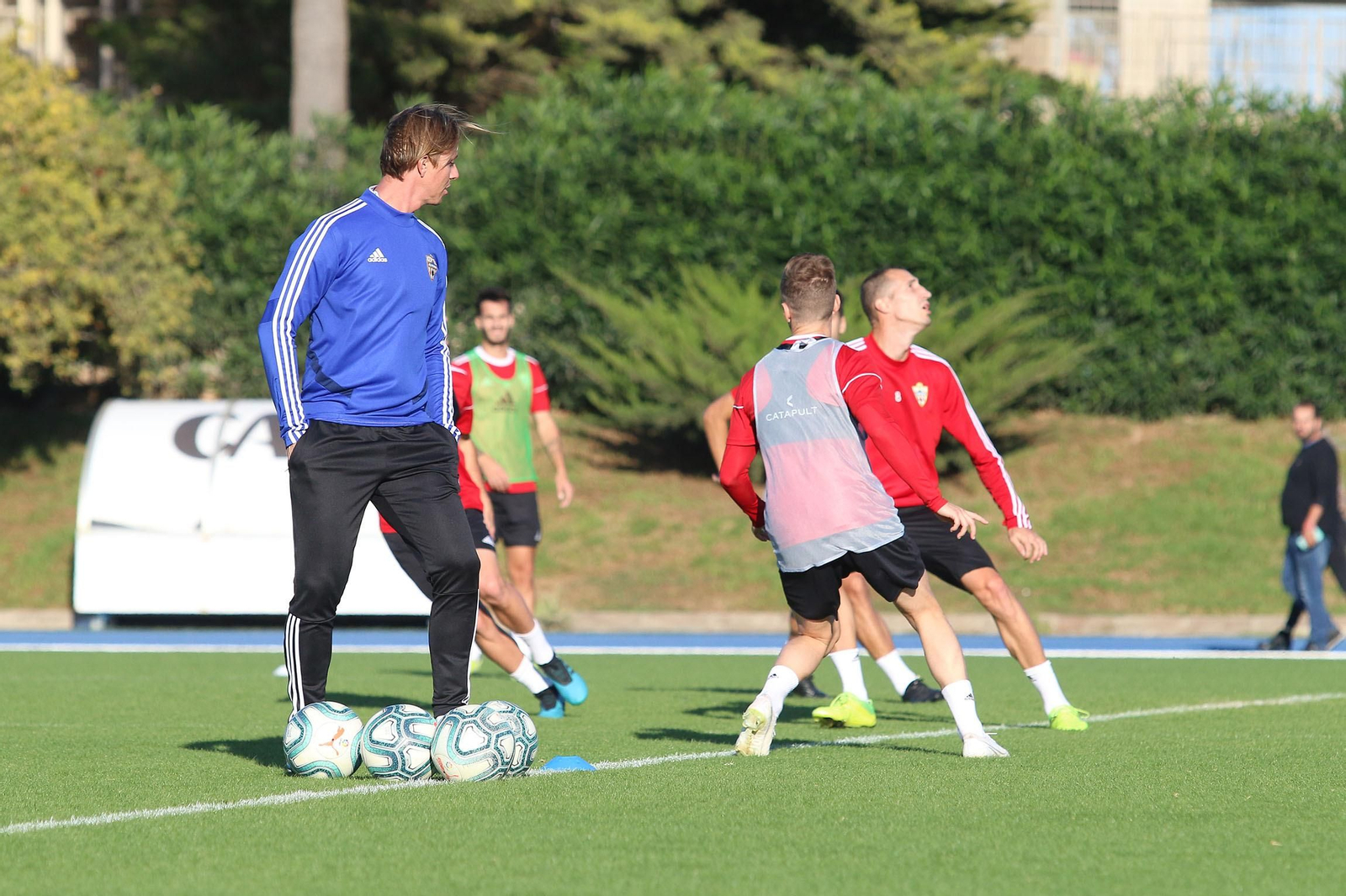 Las imágenes de la llegada de Guti a la UD Almería