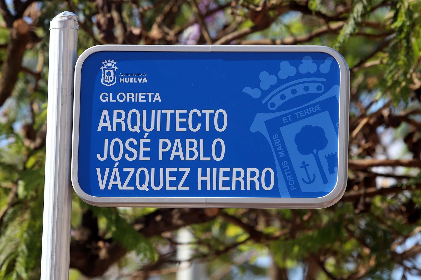 La Glorieta 'Arquitecto José Pablo Vázquez Hierro' ya luce descubierta en Huelva