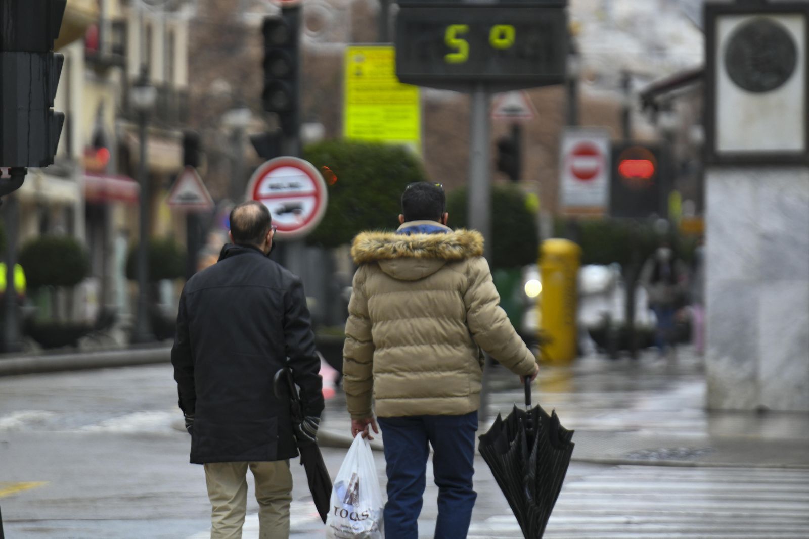Activado este viernes el aviso amarillo por lluvia y oleaje en Granada
