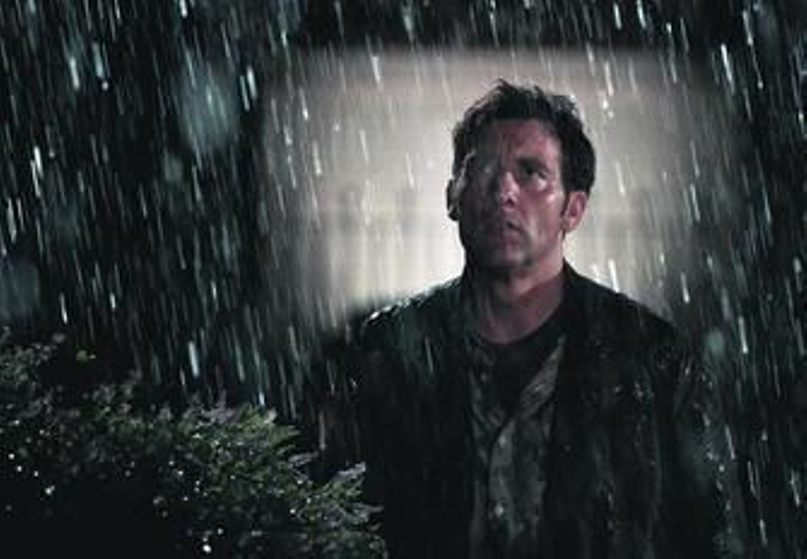 Clive Owen, en una escena de 'Intruders', del realizador español Juan Carlos Fresnadillo.