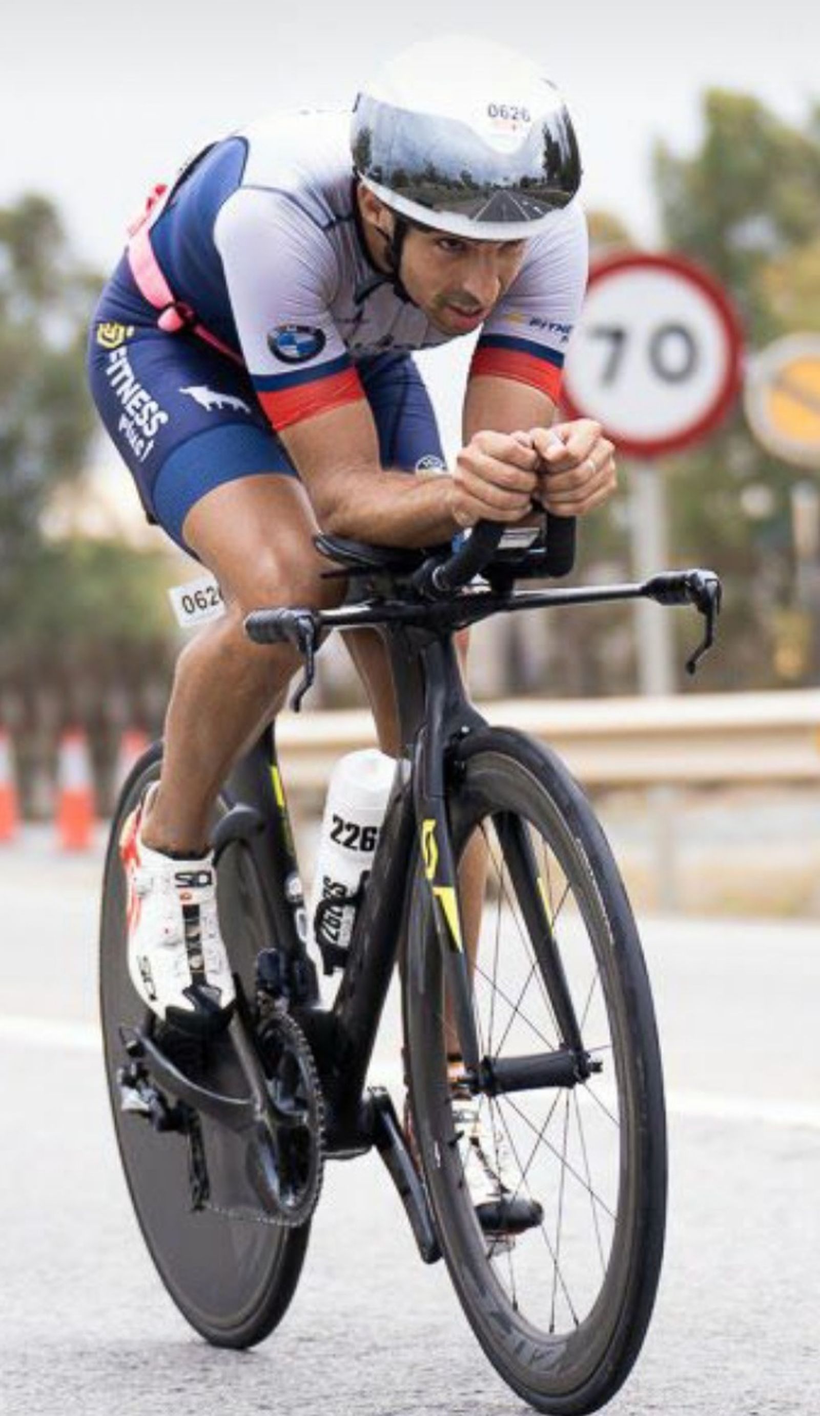 Manuel Sánchez, en pleno esfuerzo sobre su bicleta.