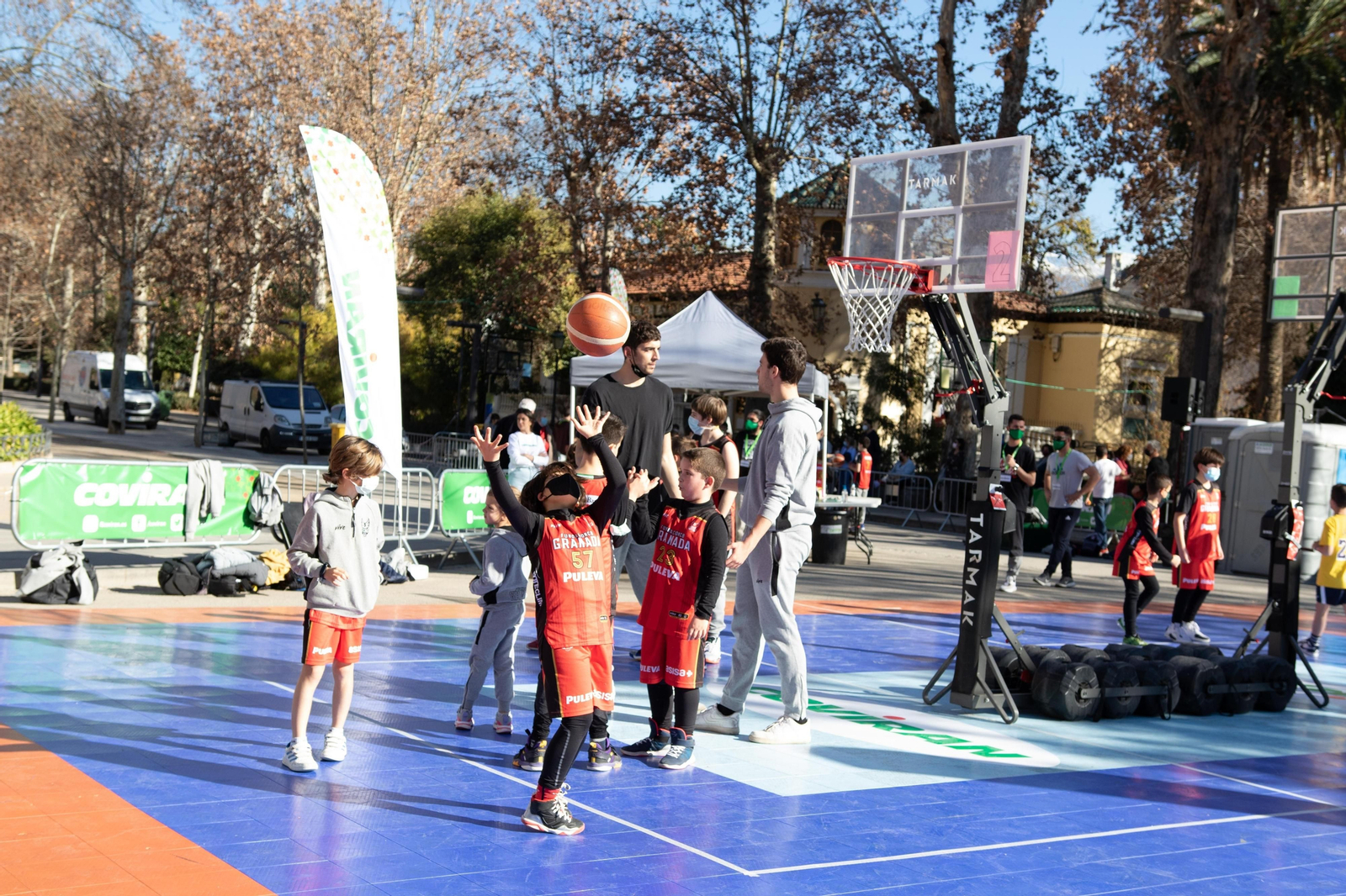 Así vive Granada la celebración de la Copa del Rey de Baloncesto