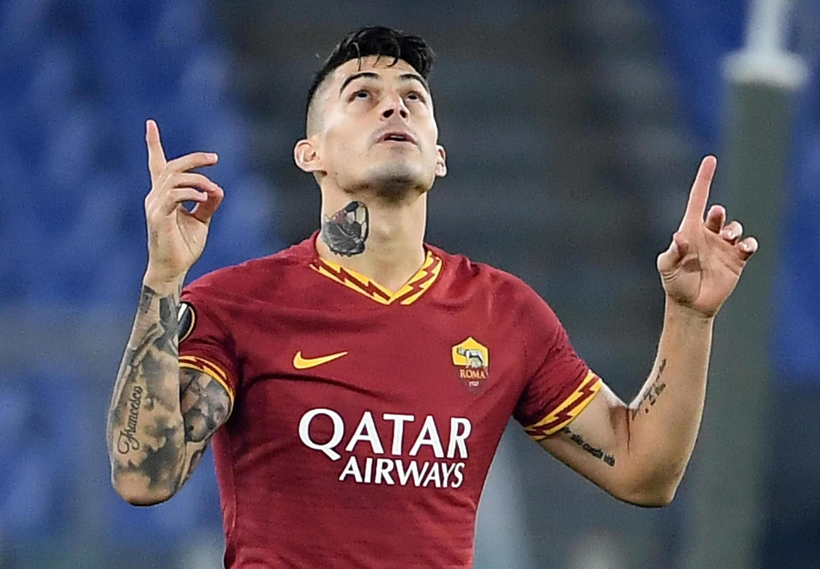 Diego Perotti celebra un gol anotado con la camiseta de la Roma.