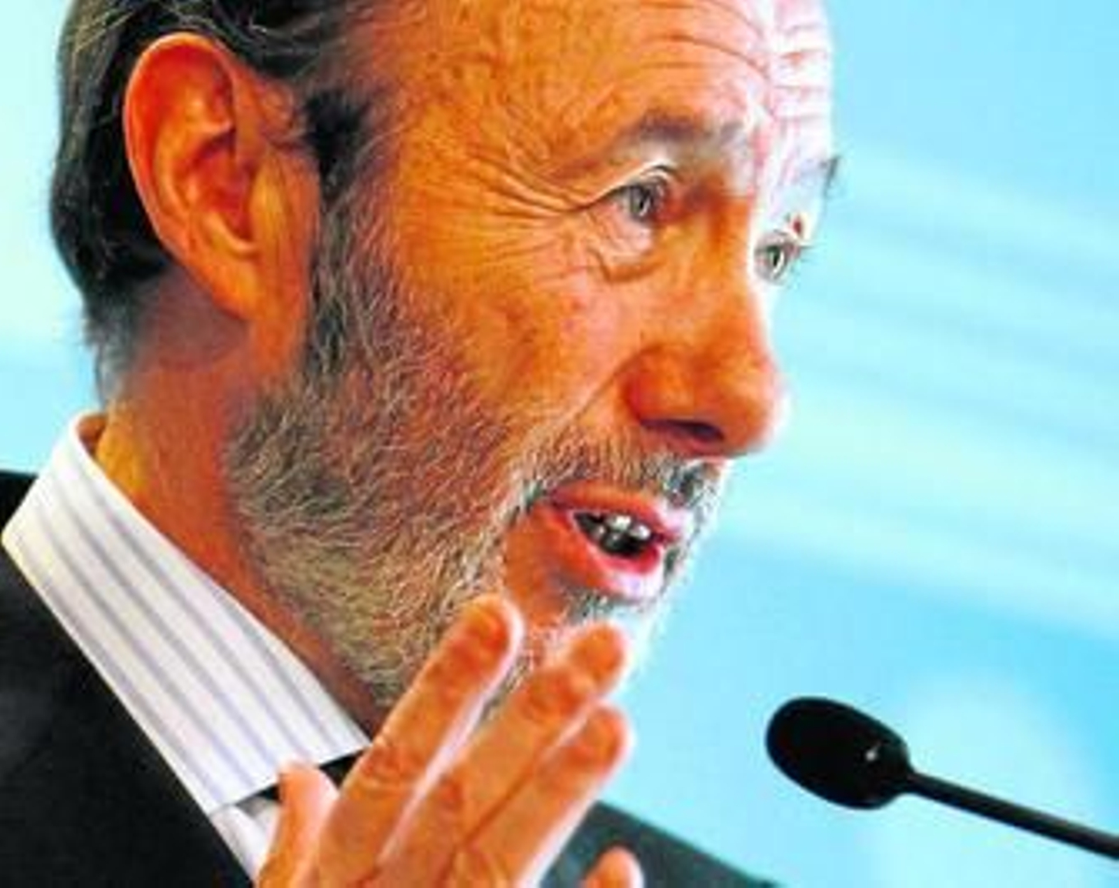 Pérez Rubalcaba, durante la rueda de prensa para comentar las detenciones.