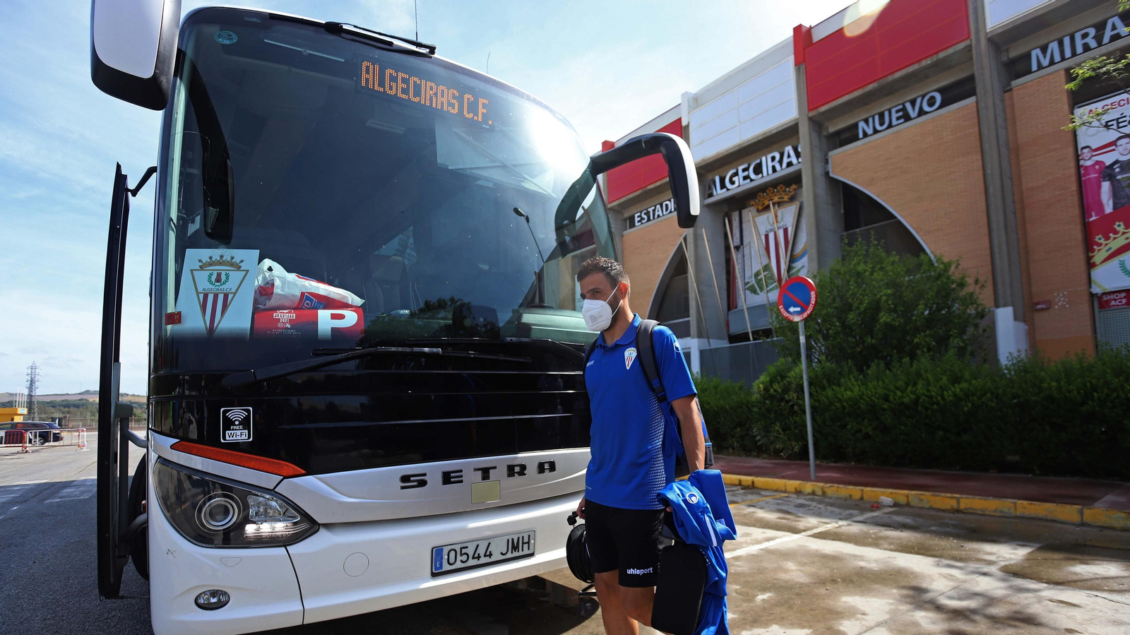 Fotos de la salida del Algeciras a la final del playoff de ascenso a Segunda