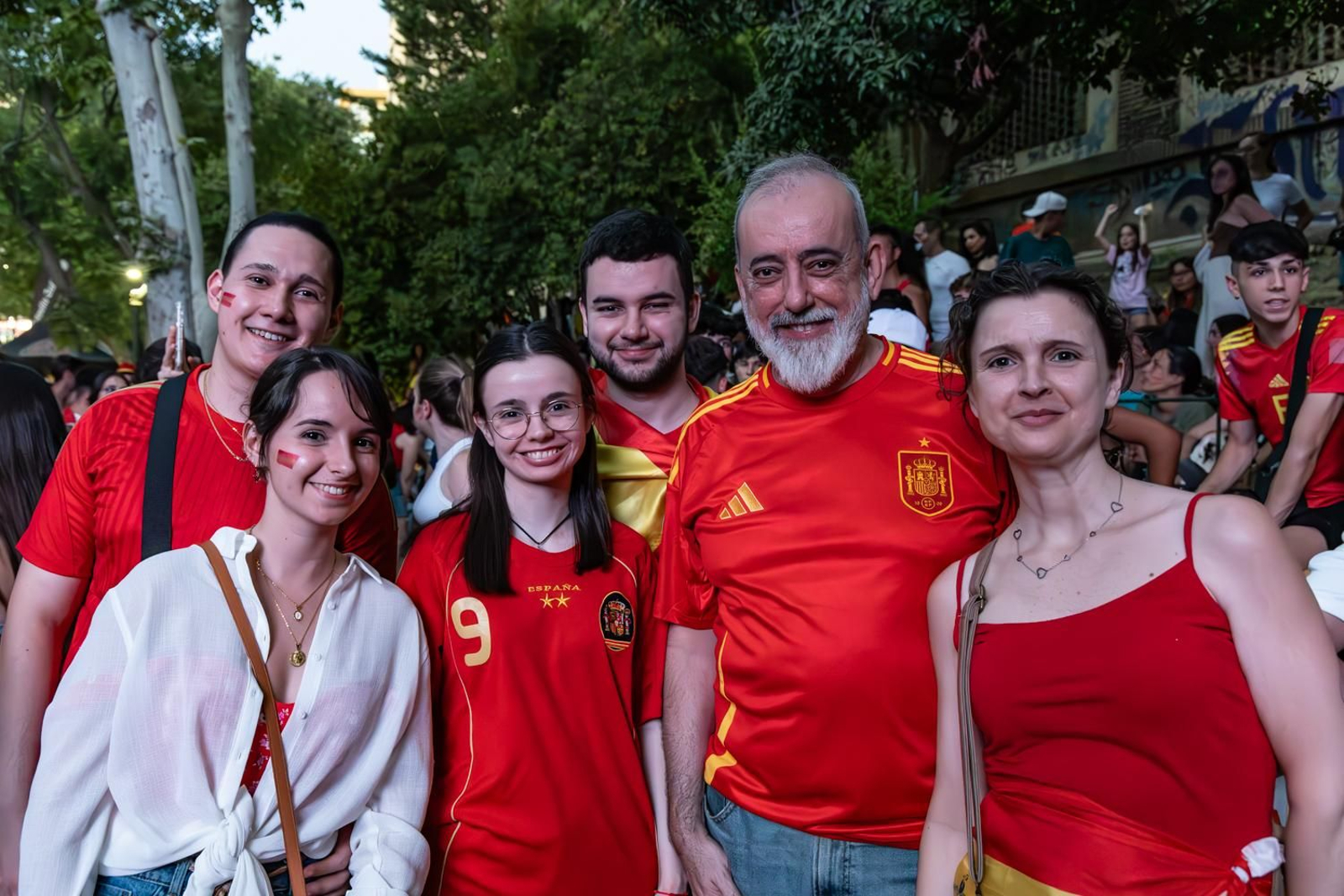 La euforia jiennense por la victoria de España, imágenes