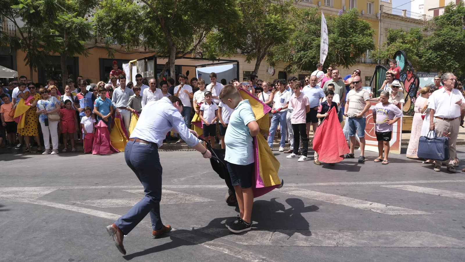 Exhibición de toreo de salón de la Escuela Taurina de Almería, en imágenes