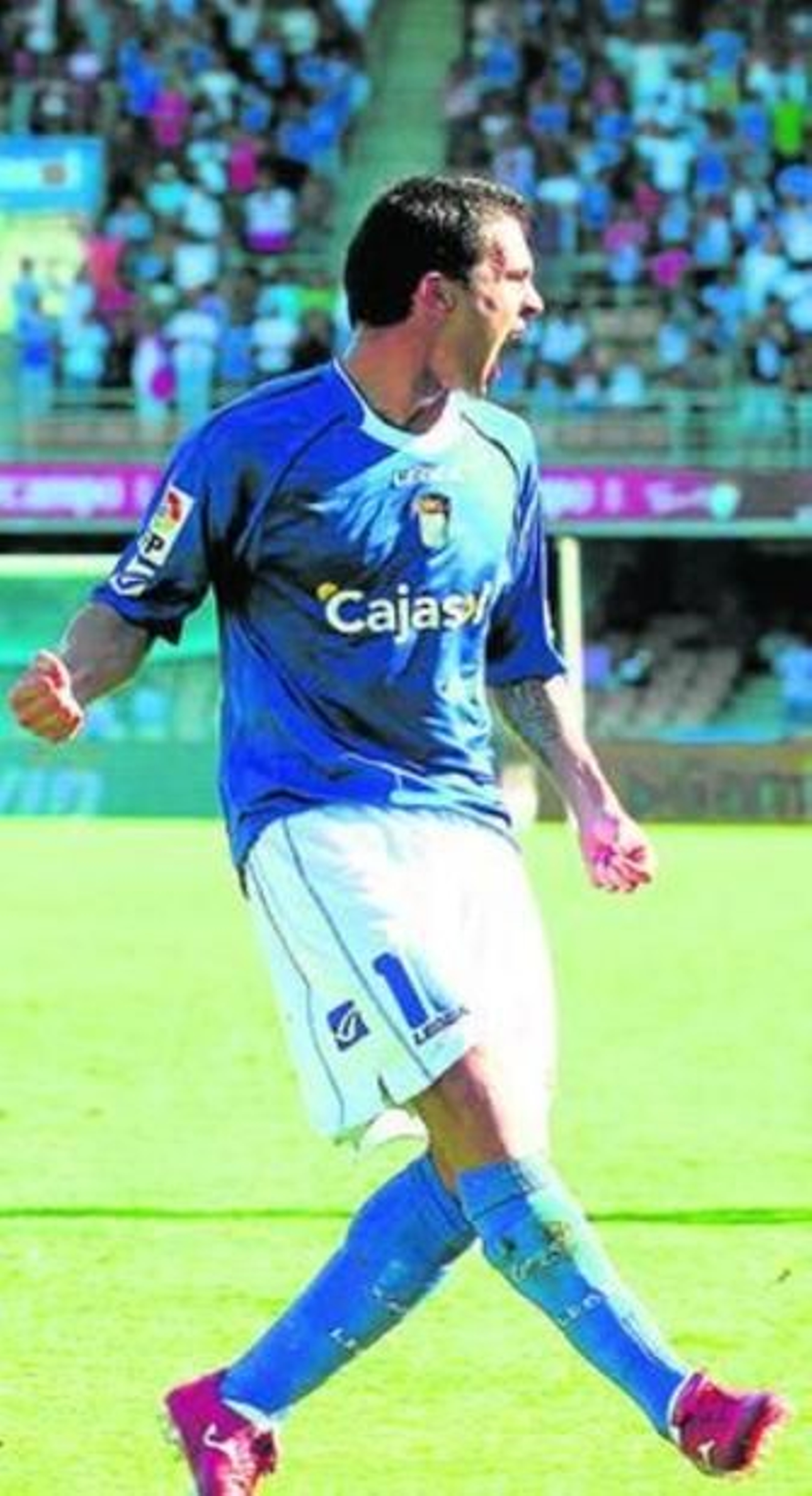 Armenteros celebra un gol con la camiseta del Xerez.